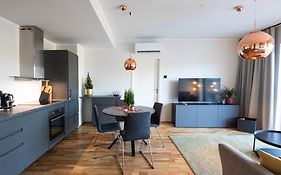 R64 Premium Apartments