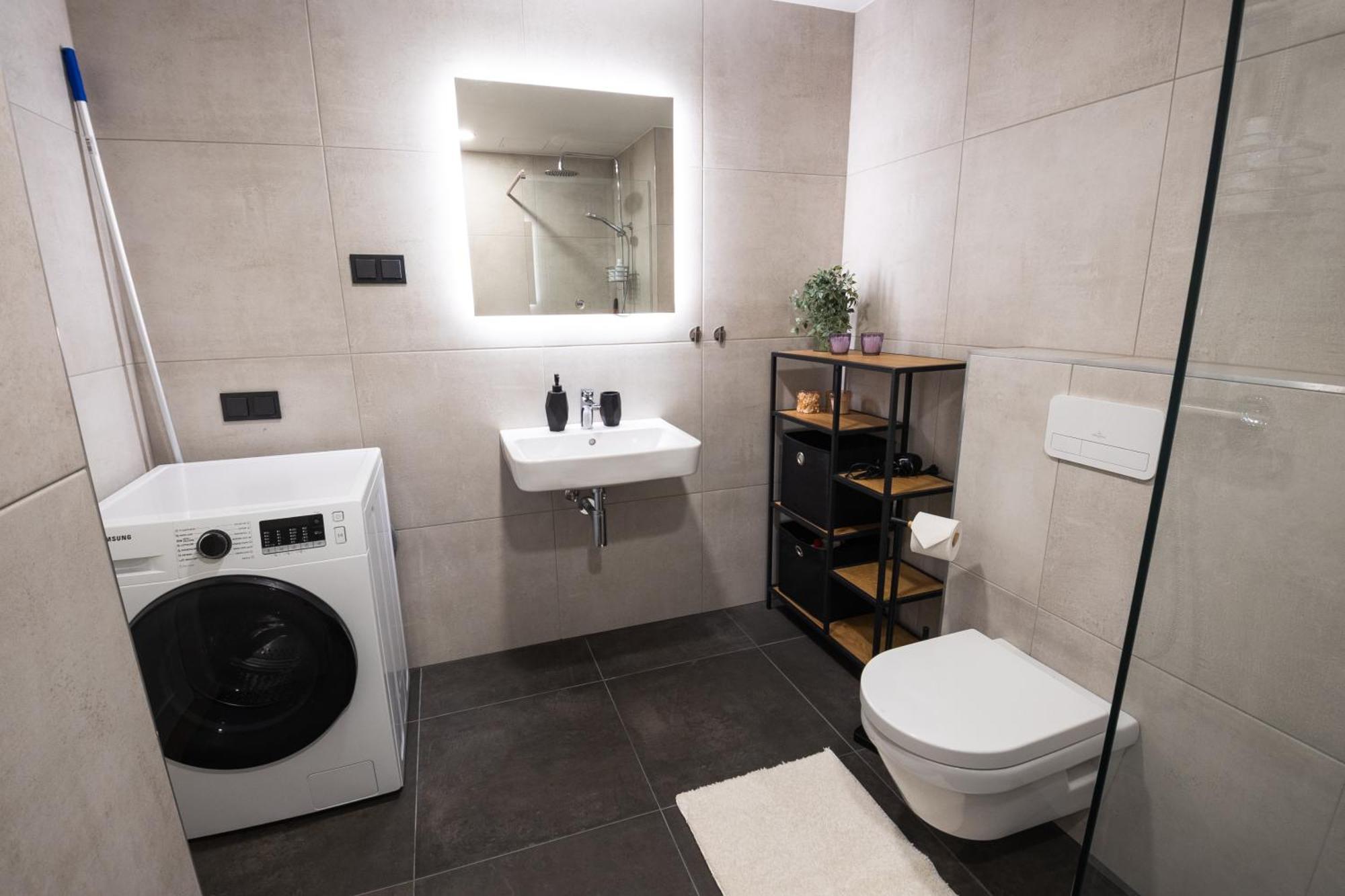 R64 Premium Apartments Tartu Esterno foto