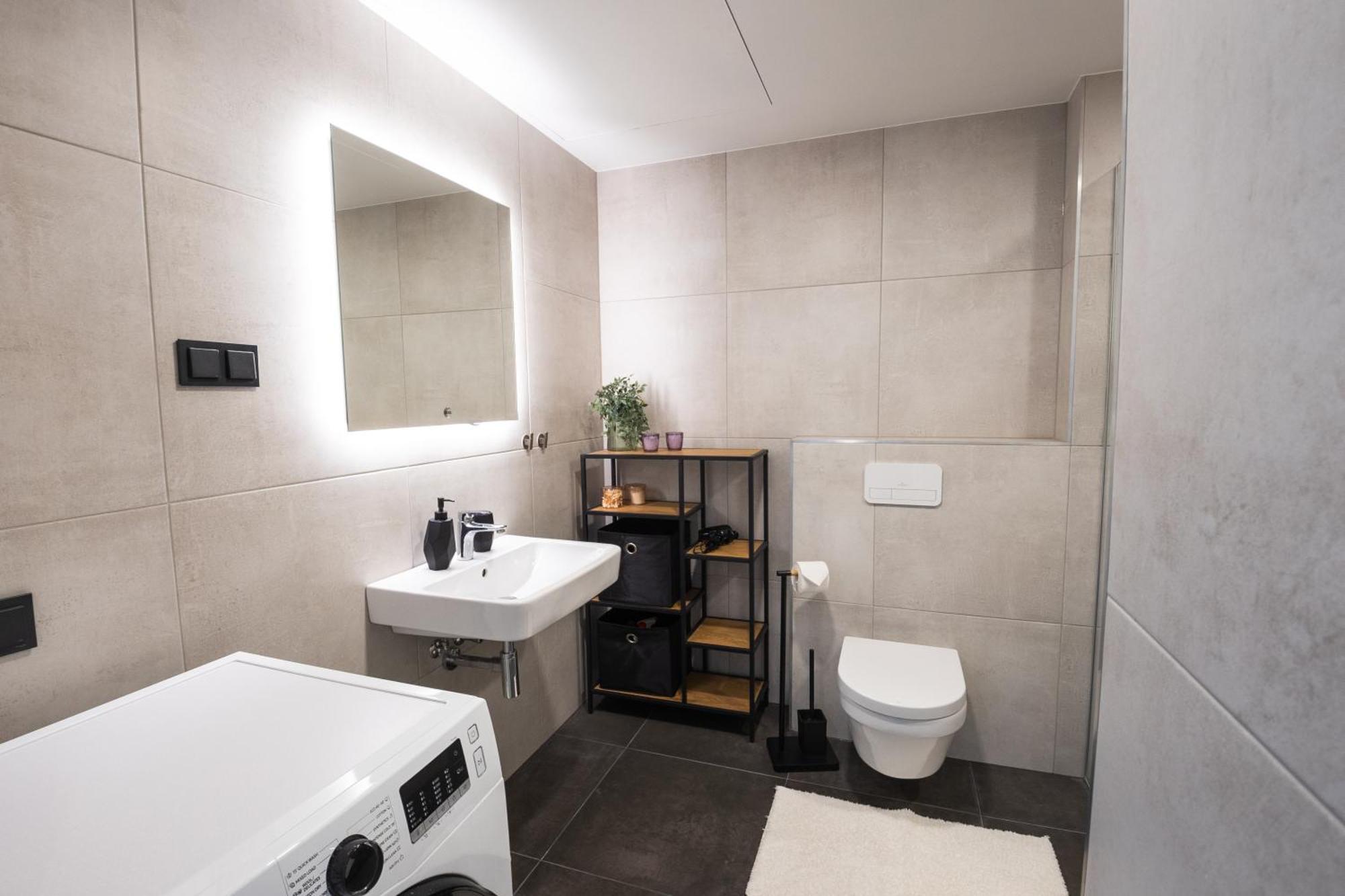 R64 Premium Apartments Tartu Esterno foto